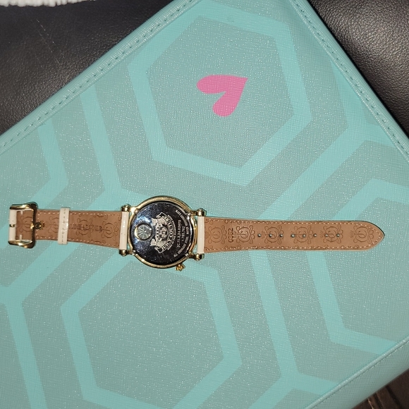 Juicy Couture Leather watch - Picture 4 of 7